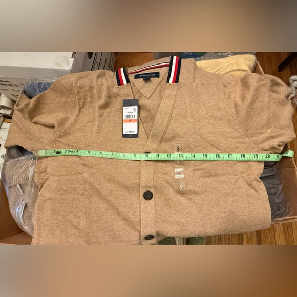 Tommy Hilfiger Men V-Neck Cardigan - Picture 7 of 10